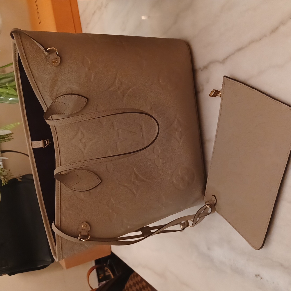 Louis vuttion neverful mm tourterelle monogram empreinte Authentic No Wrislet